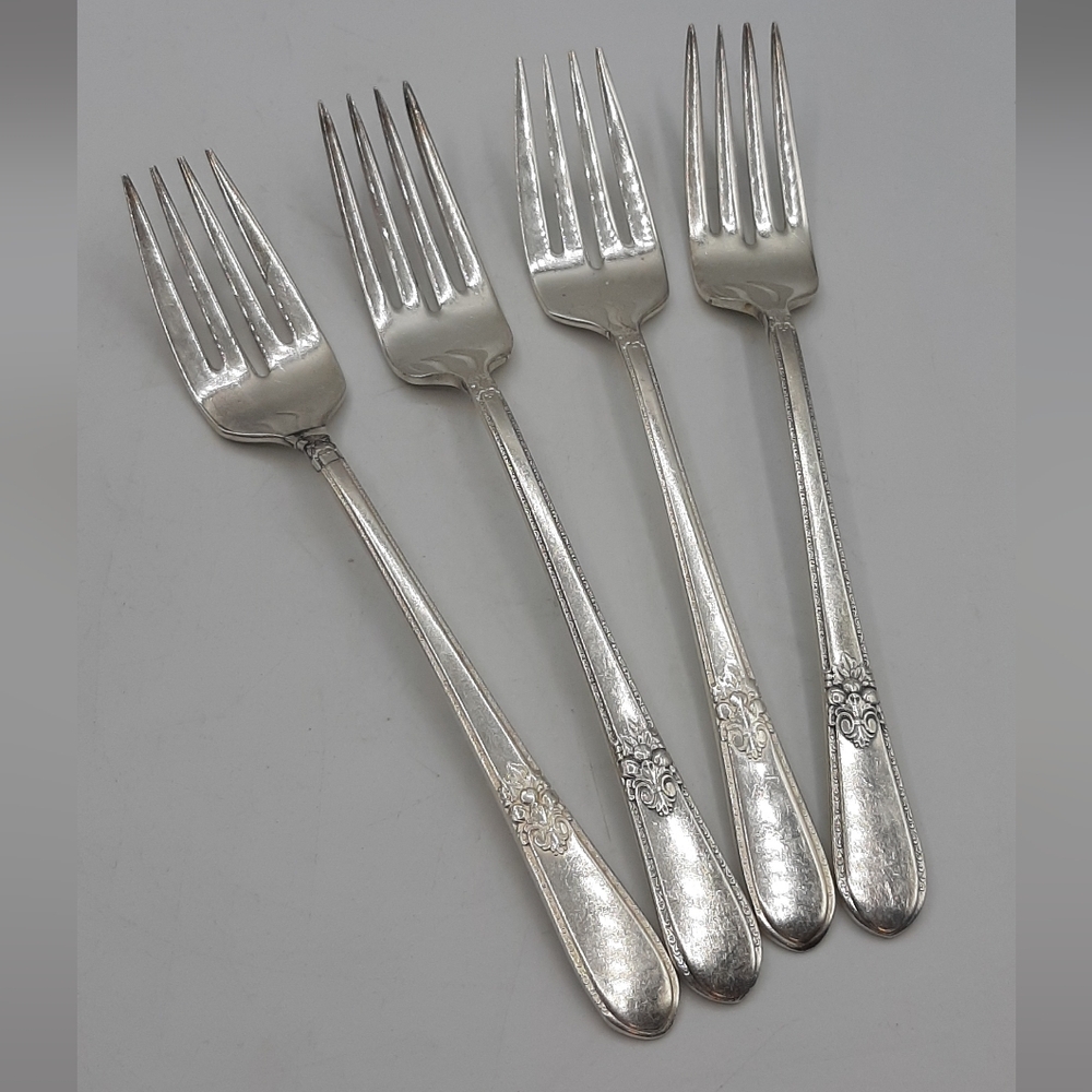 IS ADORATION Set of 4 Salad Forks Vintage 1847 Rogers Silverplate Flatware